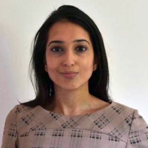 https://staging5.wp.aroramedicaleducation.co.uk/wp-content/uploads/2023/06/Dr-Pooja-Arora.jpg